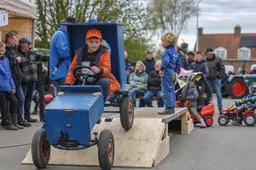 Kleine chauffeurs stelen de show op Trekkerdei in Witmarsum