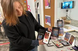 Van T-shirts tot kerstballen: Maartje brengt ze tot leven met augmented reality