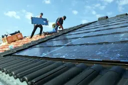 e8i57n6em2wetug6r8l3n0io7 zonnepanelen leggen