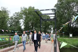 Wandeling over de brug