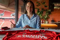Verdediger Dijkstra maakt overstap van Ajax naar FC Twente (V)