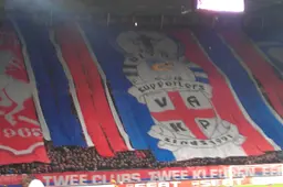 Supporters Schalke 04 tonen medeleven aan FC Twente
