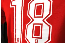 FC Twente presenteert nieuw thuisshirt, zónder sponsor