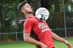 Foto: Laukart zet handtekening onder contract bij FC Den Bosch
