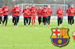 Selectie FC Twente op weg naar Barcelona