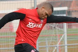 Collins John boort broertje Ola transfer door de neus