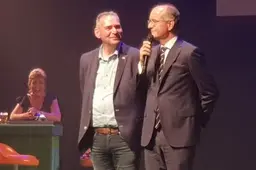 Van Veldhuizen verrassende gast tijdens zeer geslaagde FC Twente Degradatieshow