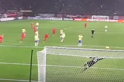 FANCAM: Treffers van Cabral en Ziyech vanaf de tribune