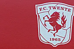 Minuut stilte voor aanvang FC Emmen - FC Twente