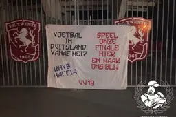 Utrecht supporters hangen spandoek aan de Veste: Speel onze finale hier