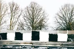 FOTO: Zwarte en witte strepen kampioensgraffiti niet meer zichtbaar