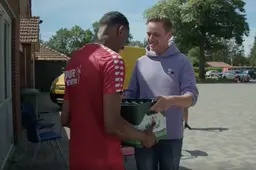 Video | Belofte maakt schuld: Supporter overhandigt Brenet kratje bier