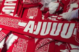 FOTO: OEPS! Maker kampioenssjaal heeft een typfoutje gemaakt