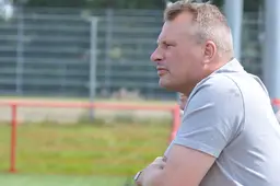 "Doorgeslagen in het pamperen van jonge voetballers"