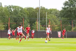 In beeld: FC Twente traint positiespel in aanloop naar Bologna