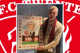 Foto: Van der Kraan ontvang prachtige karikatuur van supporters FC Twente