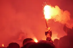 Video: Hey boys, what you gonna do?