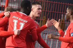 2016-2017 het seizoen van de belofteteams in de tweede divisie