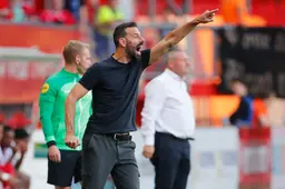 Van Nistelrooij baalt van eigen spelers: "Dit komt hard aan"