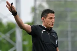 Manschot blundert en bezoekt kleedkamer FC Twente