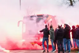 Van Binnenuit: Schitterende sfeeractie en vreugde na de driepunter
