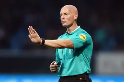 38-jarige scheids Siemen Mulder levert fluit in bij de KNVB