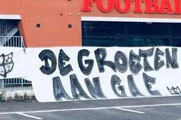 FOTO: Ultras PEC Zwolle brengen onverwacht bezoekje aan de Grolsch Veste