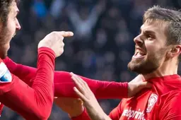 Strijdend FC Twente speelt in knotsgekke wedstrijd gelijk tegen Ajax