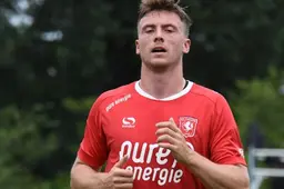 Debuterende 'verdediger' valt geblesseerd uit tegen PAOK Saloniki