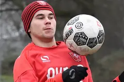 Schmidt debuteert met grote overwinning op Hans Kraay Jr.