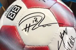 WIN de gesigneerde wedstrijdbal van FC Twente - Southampton