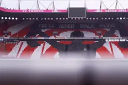 VIDEO: Ultras Vak P pakt uit met geweldige sfeeractie in lege Grolsch Veste