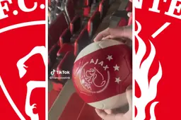 Video: Man schiet Ajax bal vanaf de tribune het veld op tijdens FC Twente - Telstar
