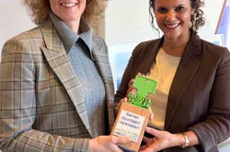 Josefien CFO UMC Utrecht . Gwen Jansen directeur Coalitie Anders Reizen rechts.jpeg