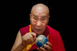 Wisdom-of-Happiness_st_7_jpg_sd-low_Das-Kollektiv-GmbH