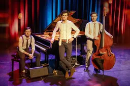 Dennis van Aarssen Close To You 25-26 - Fotograaf Robert Gort