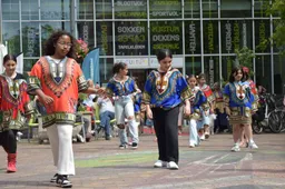 Keti Koti - The Dancing Queens -kl