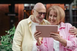 man-vrouw-ipad