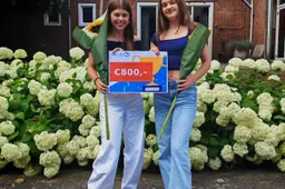 Ilse en Rosa met de OMO Duurzaamheidsprijs
