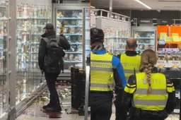 thumb_vk_Vervelende_klant_maakt_een_rommel_van_de_AH_in_Leeuwarden