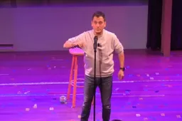 thumb_vk_LGBTQ_mama_is_boos_op_comedian_Anuar_legt_de_show_stil_en_vertrekt