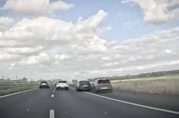 thumb_vk_Belgische_YouTuber_laat_zien_hoe_Squeeze_Team_NL_lak_heeft_aan_regels_en_levens