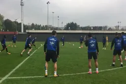 Onvoorstelbaar wat Dussenne hier met Verstraete doet op training (video)