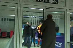 Louwagie is razend en kan woede niet langer opkroppen na Charleroi-AA Gent (video)