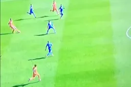 Voetballen kan hij nog steeds: Januzaj levert deze heerlijke assist af (video)