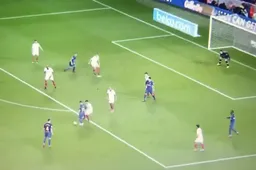 En plots maakt Messi heel de Sevilla-defensie compleet belachelijk (video)