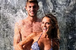 WAG van Daniele Rugani trekt naar de sauna en laat ons meegenieten van deze hete kiekjes
