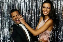 WAG van Dani Alves teaset haar volgers met deze sexy foto in lingerie