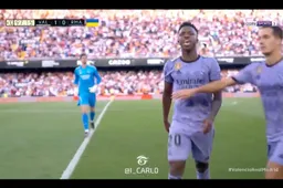 Verbijsterde Thibaut Courtois snelt doel uit en ziet vechtpartij ontstaan (VIDEO)