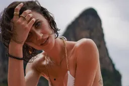 Lize Feryn blaast Aster Nzeyimana omver met adembenemende bikini